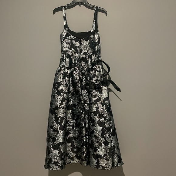 Antonio Melani
Morgan Sleeveless Square Neck Jacquard A-Line Midi Dress - Picture 4 of 6